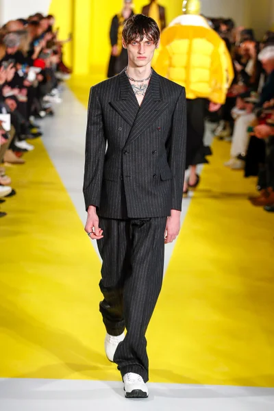 Look 7